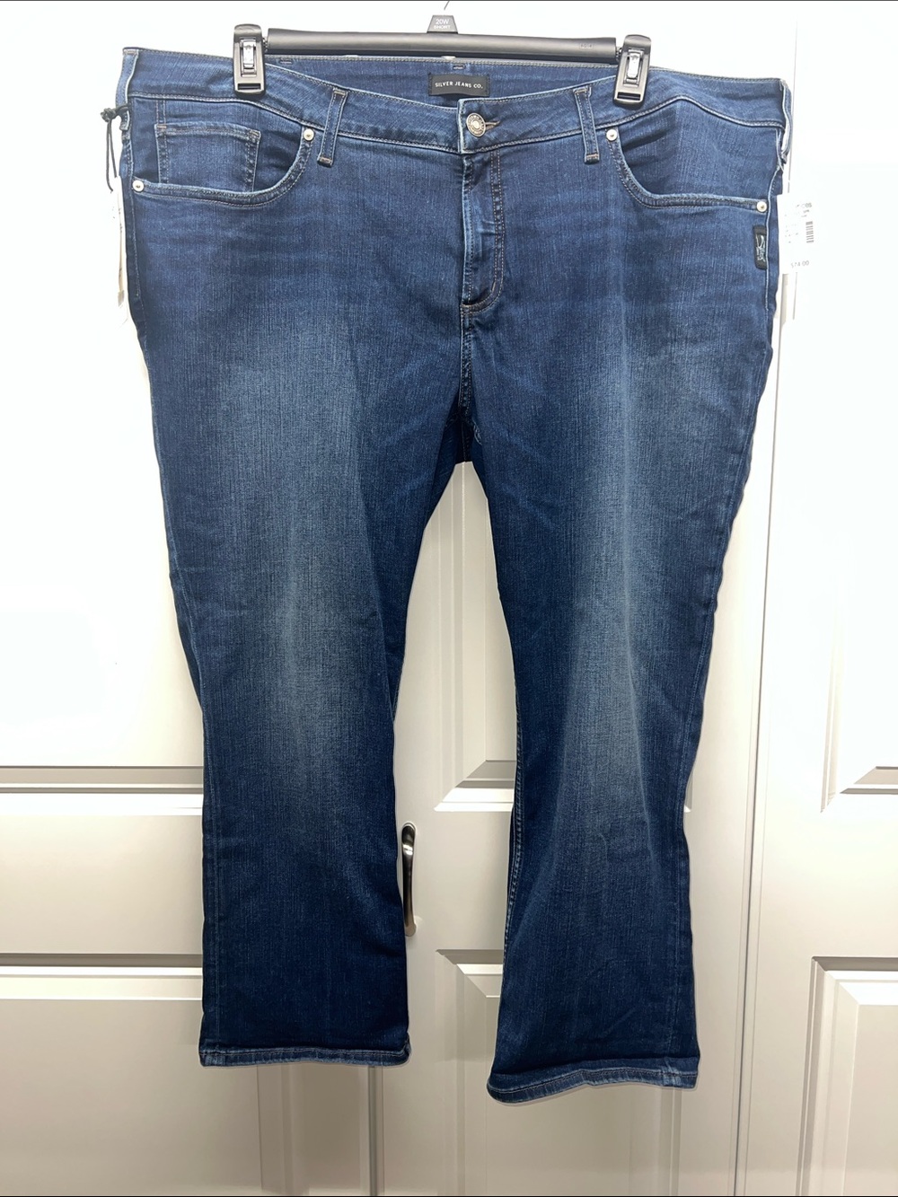 NWT - Silver Jeans Co. Elyse Mid Rise Curvy Capri Jeans Dark Wash 20W